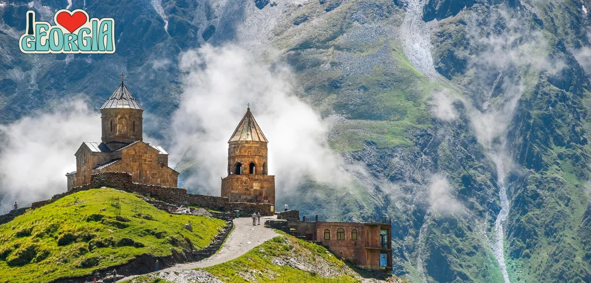 Gürcistan'da Gezilecek Yerler - Kazbegi (Stepantsminda)
