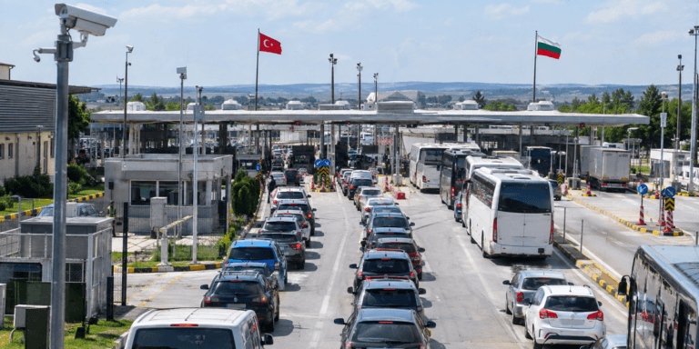 Kapıkule Sınır Kapısı 2026: Yoğunluk, Canlı Kamera, Belgeler ve Yol Tarifi